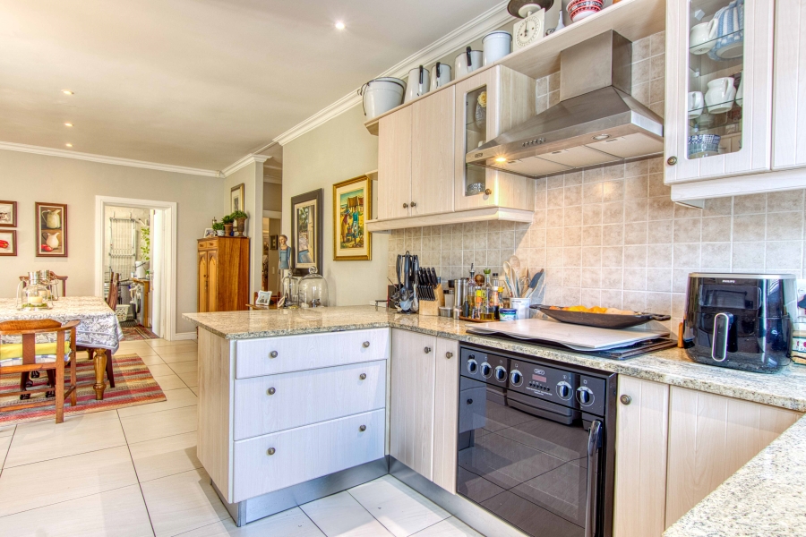 3 Bedroom Property for Sale in Somerset Ridge Western Cape